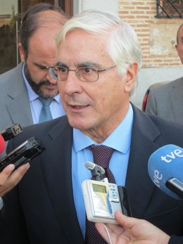 Barreda Atiende A Los Medios