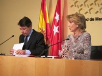 Aguirre achaca la bajada de la nota de la deuda a que Madrid no tiene "entidad por separado" y forma parte de España