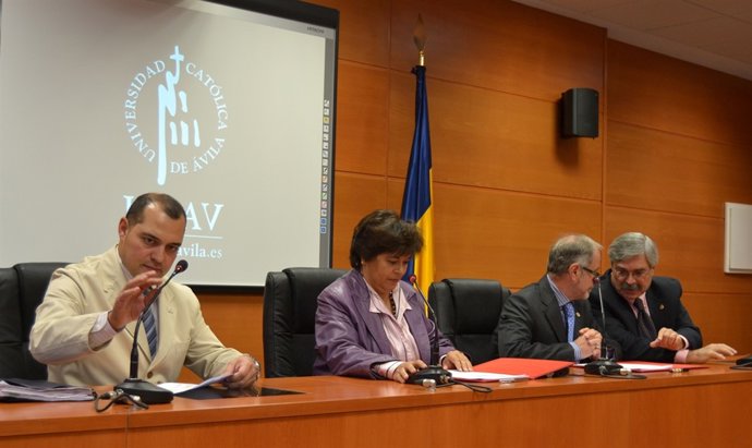 Firma Del Acuerdo Entre La UCA Y Coitiviav