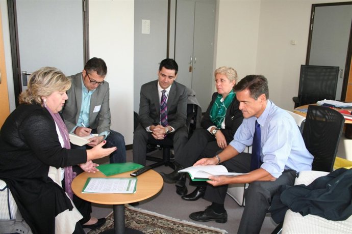 La Consejera De Agricultura Y Pesca, Clara Aguilera.