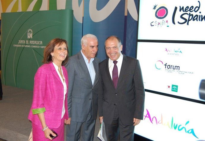 Martel, Luciano Alonso Y Antonio Bernabé Presentan El I Forum Internacional 