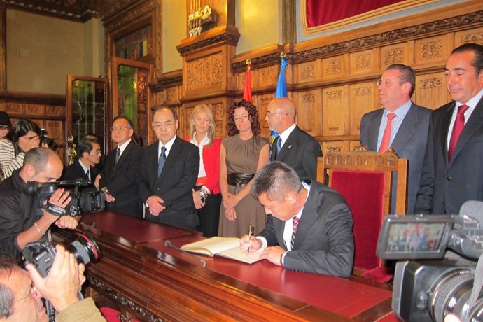 'Héroes De Fukushima' En La Junta General Del Principado