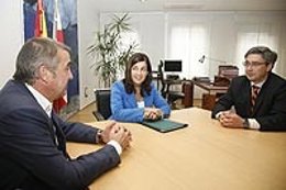 Sáenz De Buruaga Y El Alcalde De Bezana