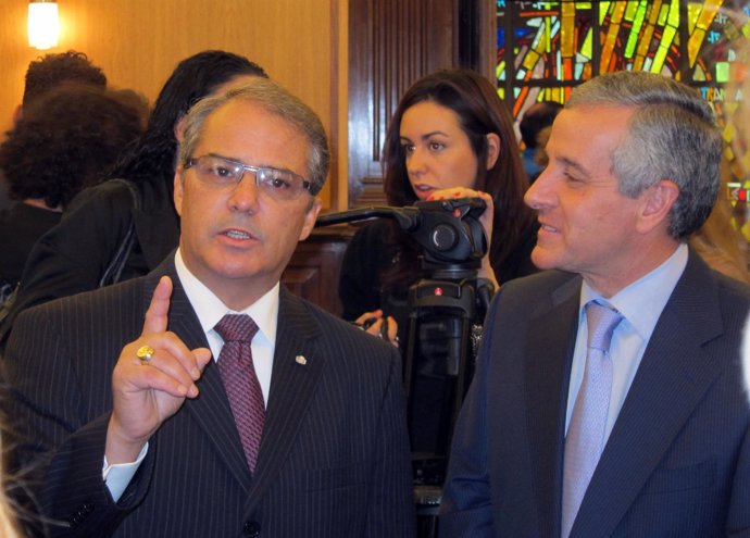 Brad Owen Y Emilio Gutiérrez