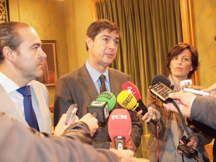 Ávila Atiende A Los Medios 