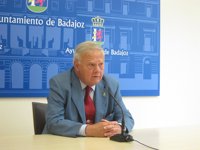 El alcalde de Badajoz dice que "lo de la unidad española es mentira todo", tras la decisión sobre la red de mercancías