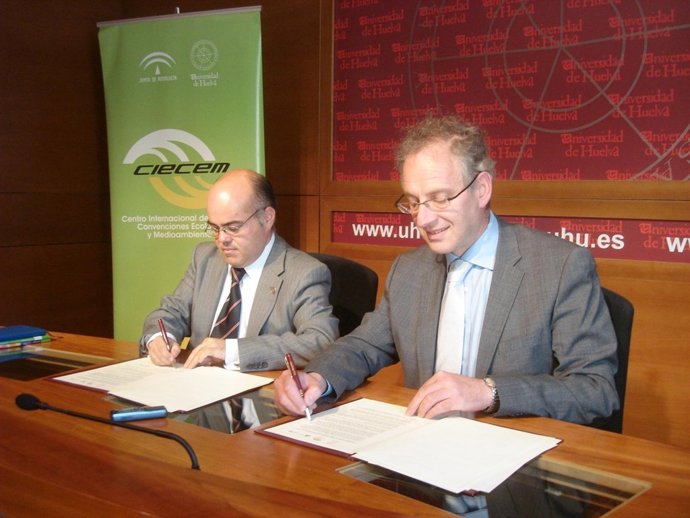 Firma Del Acuerdo De La Universidad De Huelva Y La Universidad De Wageningen.