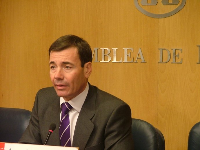 Nota, Audios Y Foto Tomás Gómez Tras Junta De Portavoces