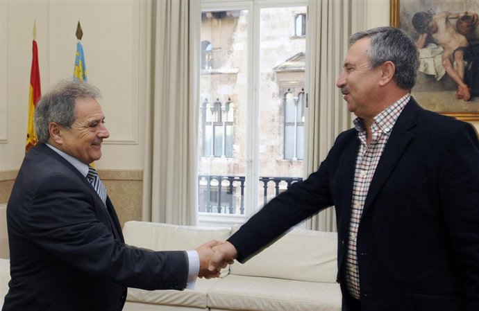 Rus Se Reúne Con El Alcalde De Anna (Valencia).              