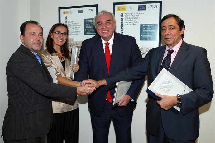 Los Asistentes, Durante La Firma Del Convenio