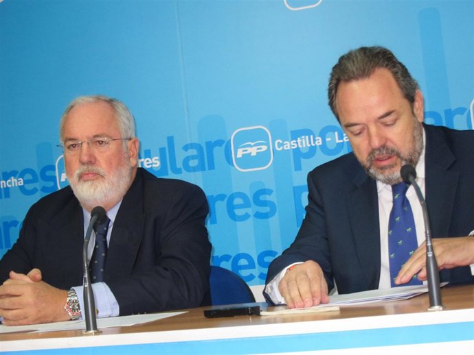 Arias Cañete Y Labrador En Rueda De Prensa En Toledo