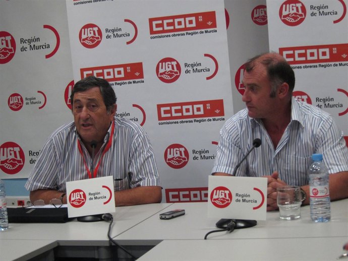 Eduardo Lafuente (UGT), Izq. Y Enrique Bruna (CC.OO), Dcha.