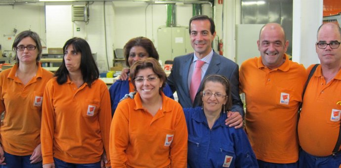 El Consejero De Asuntos Sociales, Salvador Victoria, Visita A Discapacitados