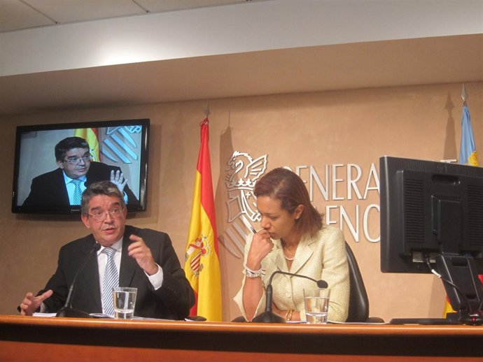 Vela Y Johnson En La Rueda De Prensa Del Pleno Del Consell