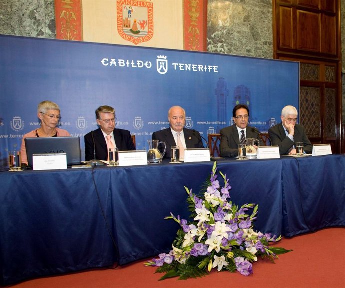 NOTA DE PRENSA Y FOTOGRAFÍA: CABILDO INSTITUTO ESTUDIOS CANARIOS