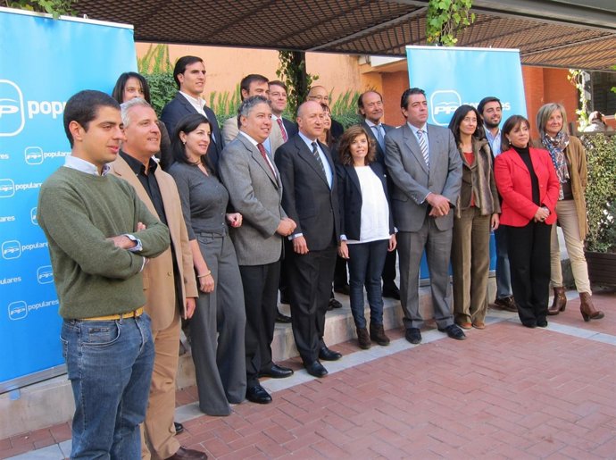 La Portavoz Del PP En El Congreso Junto A Los Candidatos Por Valladolid