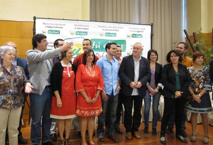Cayo Lara Y Valderas Con Los Candidatos De IU A Congreso Y Senado