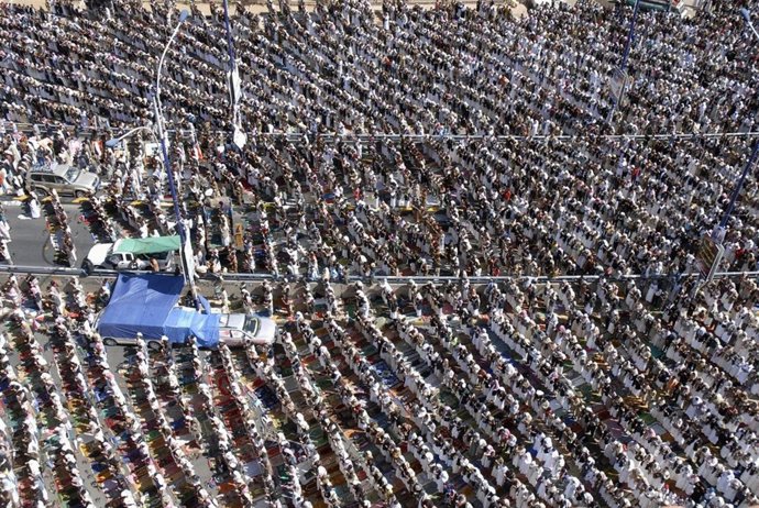 Protestas Durante El Rezo En Yemen