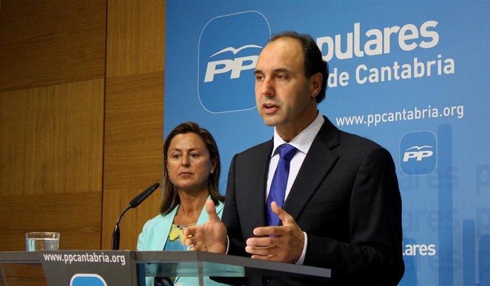 Ignacio Diego Y Ana Madrazo, En Rueda De Prensa