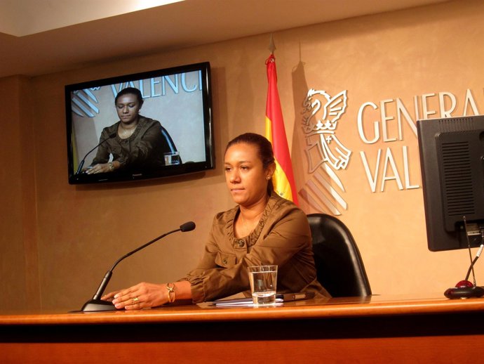 Lola Johnson En Rueda De Prensa