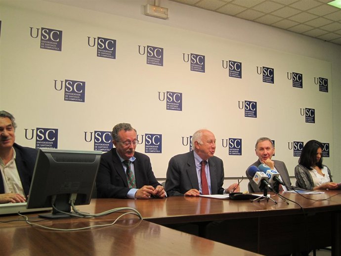 El Rector De La USC, Juan Casares, Celebra El Reconocimiento Del 'Campus Vida'