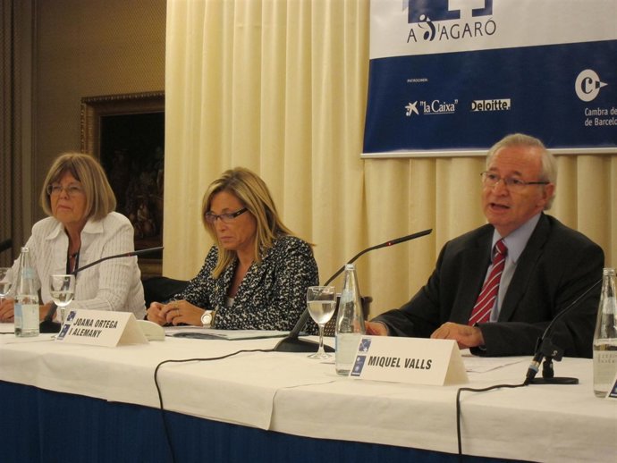 A.Balletbó (Olof Palme), J.Ortega (Govern) Y M.Valls (Cámara De Barcelona)