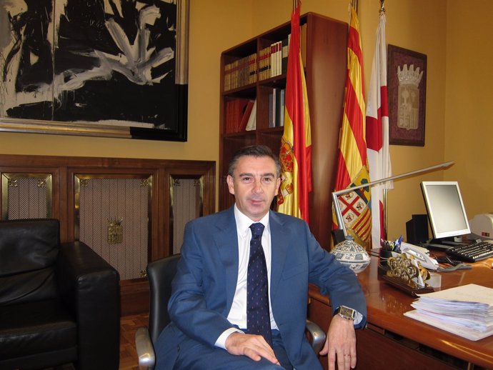 El Presidente De La DPZ Y Del PP-Zaragoza, Luis María Beamonte, En Su Despacho