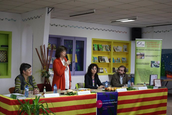 Consellera De Enseñanza, Irene Rigau, En Las Jornadas De Escuela Rural