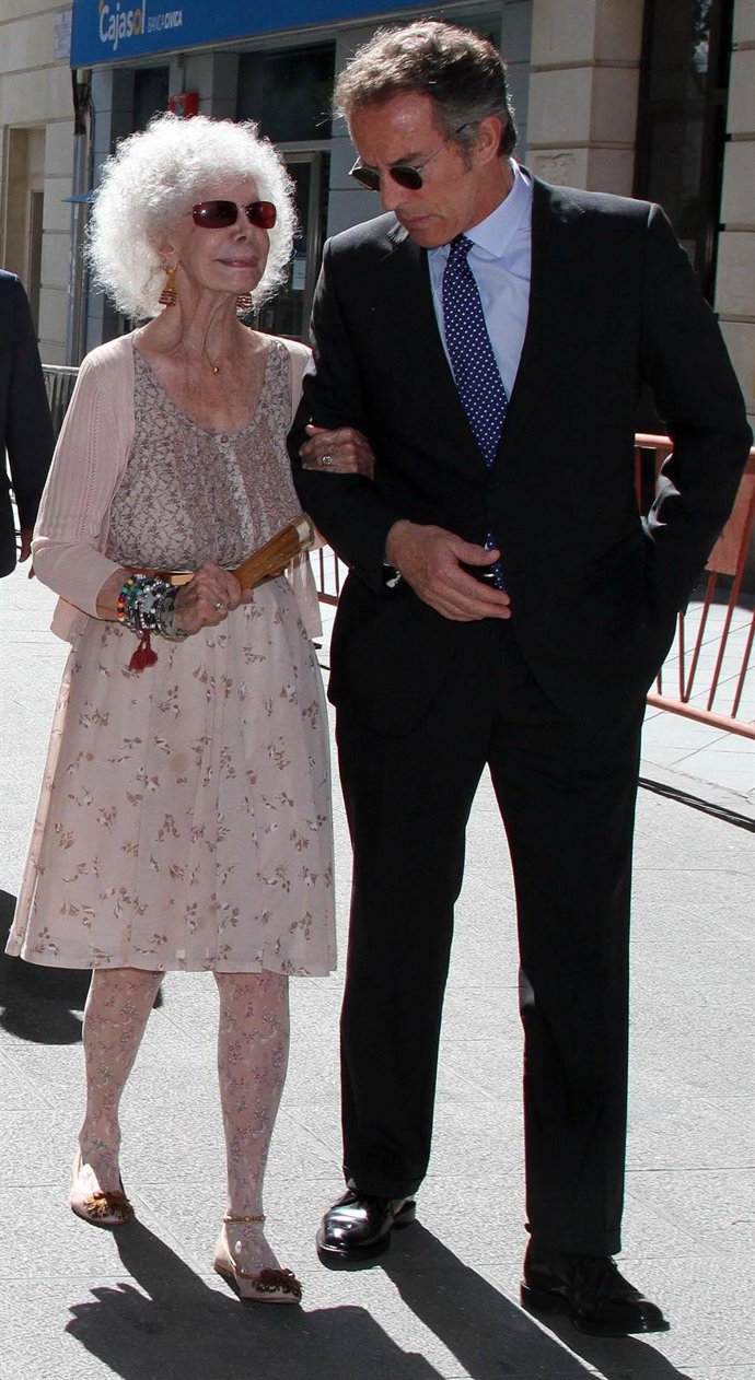 La Duquesa De Alba Y Alfonso Díez En La Toma De Posesión Del Nuevo Alcalde 