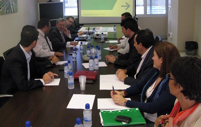 El Presidente De ADIF Se Reúne Con Miembros Del PSOE De Málaga