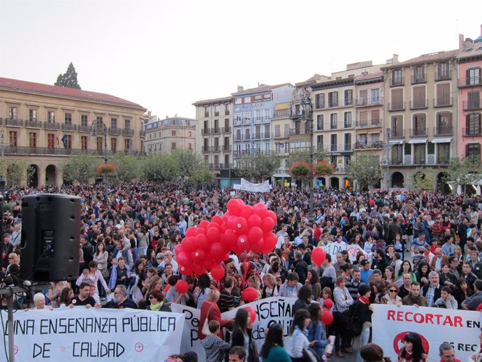 Manifestación En Pamplona Contra Los Recortes En Educación.