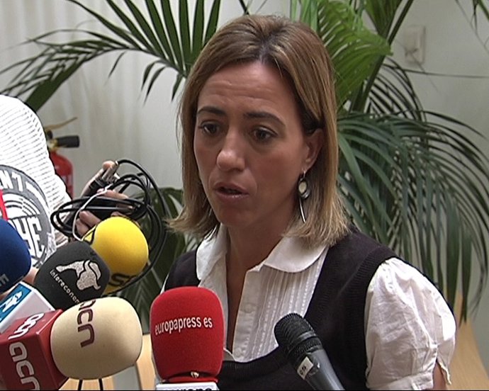 Chacón: "España retirará sus efectivos en Libia" 