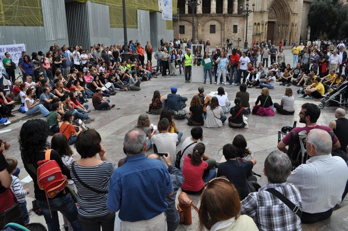 Asistentes A La Concentración Por El Cierre De Los CIE