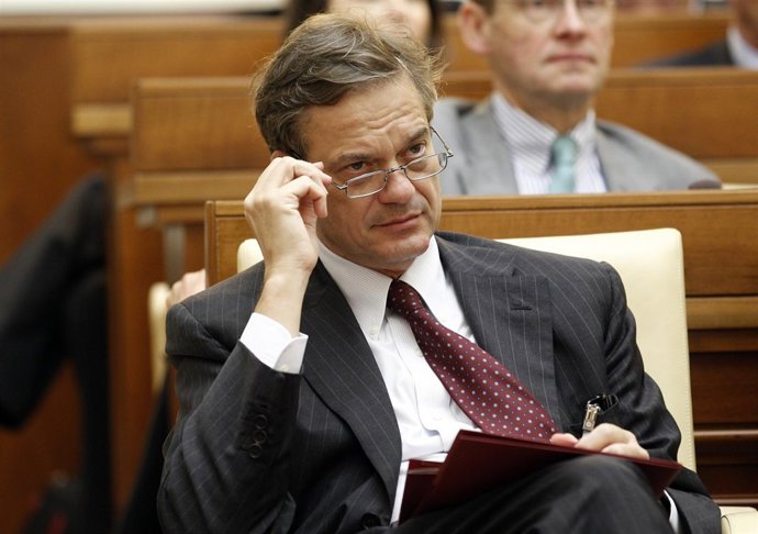 Miembro Del Consejo Ejecutivo Del BCE Lorenzo Bini Smaghi