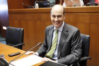 Alarcón critica a Blanco porque "todas las infraestructuras españolas confluyen en dos puntos altamente congestionados"