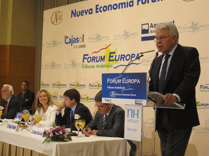 Felipe González Y Trinidad Jiménez