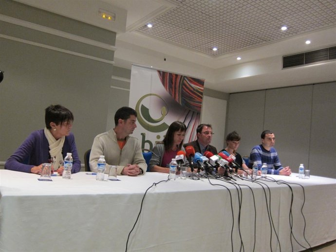 Portavoces De Bildu En Rueda De Prensa En Bilbao.