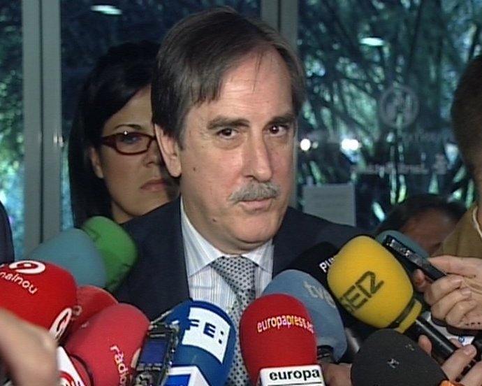 El Ministro De Trabajo, Valeriano Gómez