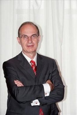 José Antonio Cagigas, Presidente Del Parlamento De Cantabria. 
