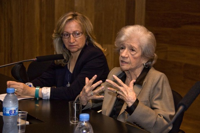 Ana Maria Matute En Una Conferencia En La UAB