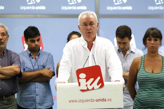 Cayo Lara En La Sede De IU En Madrid