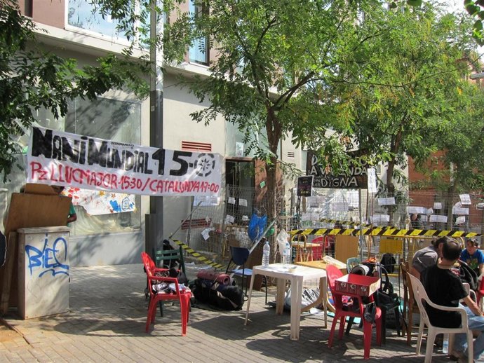 Edificio Okupado De Nou Barris El 15O