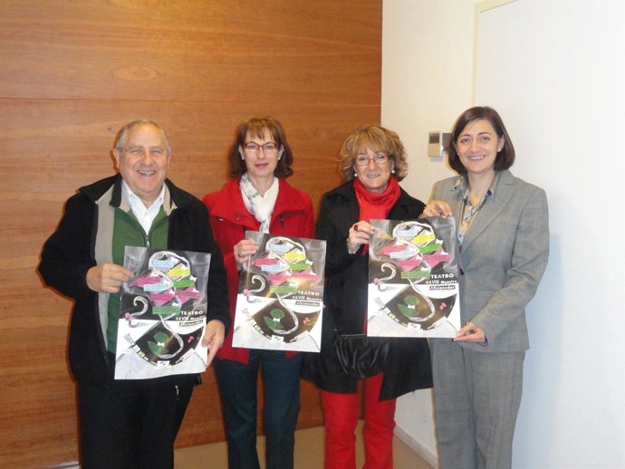 Montes Y Los Responsables De La Organización De La Muestra