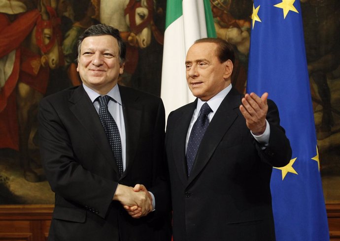 Barroso (Unión Europea) Y Berlusconi (Italia) En Bruselas