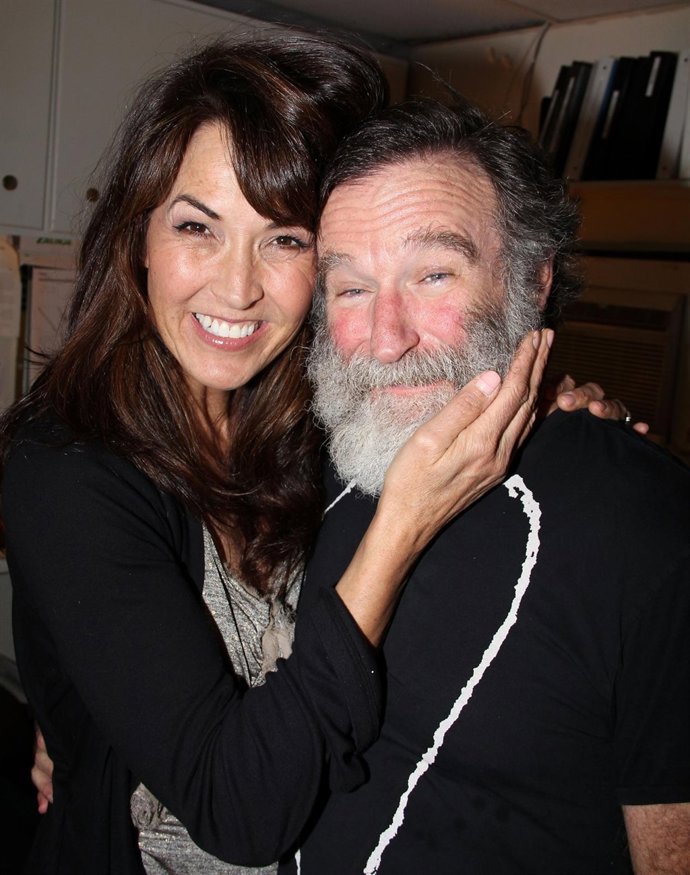 ROBIN WILLIAMS Y SUSAN SCHENEIDER