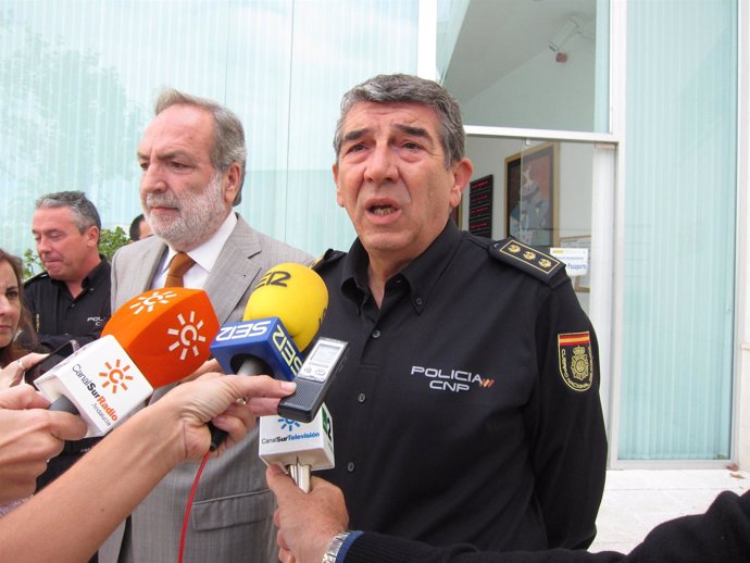 El Comisario Jefe Provincial De Huelva, Miguel Rodríguez Durán, Ante Los Medios.