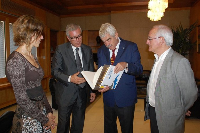 Maragall En Su Visita Al Ayuntamiento De Tarragona