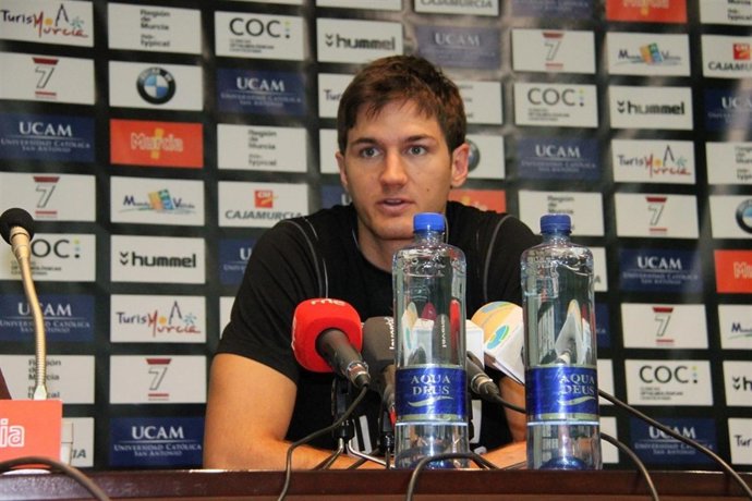 El Pívot Robert Kurz, Del UCAM Murcia