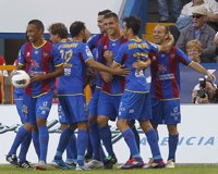 El Levante pone a prueba su liderato en solitario ante la Real Sociedad