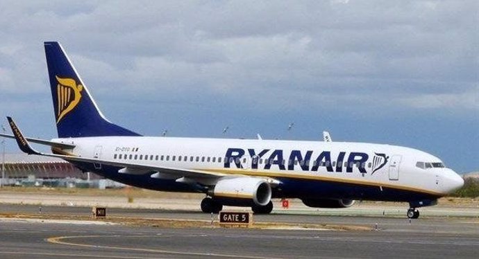 Avión De Ryanair